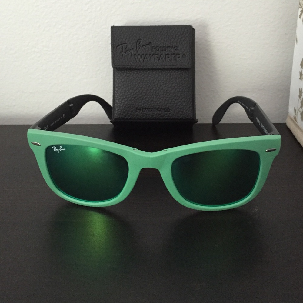 Ray-Ban Green Wayfarer Sunglasses